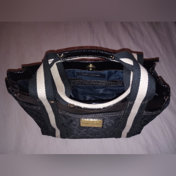 Purse - Picture 4 of 9